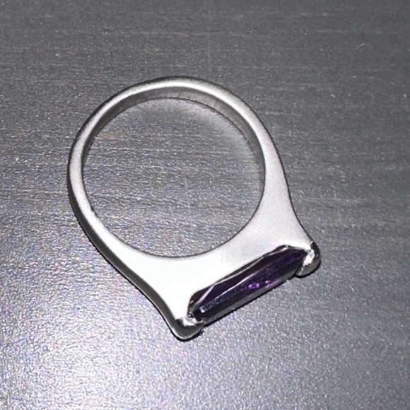 Purple gem ring - Picture 3 of 7